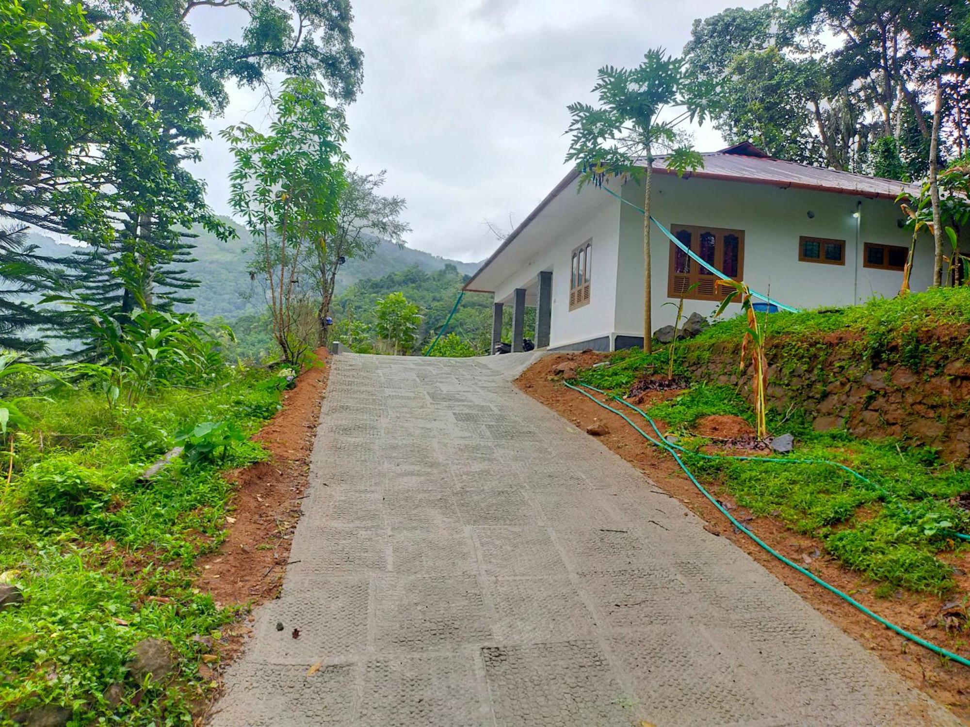 Anivilla Holiday Home Kunjithanny Anachal Екстериор снимка