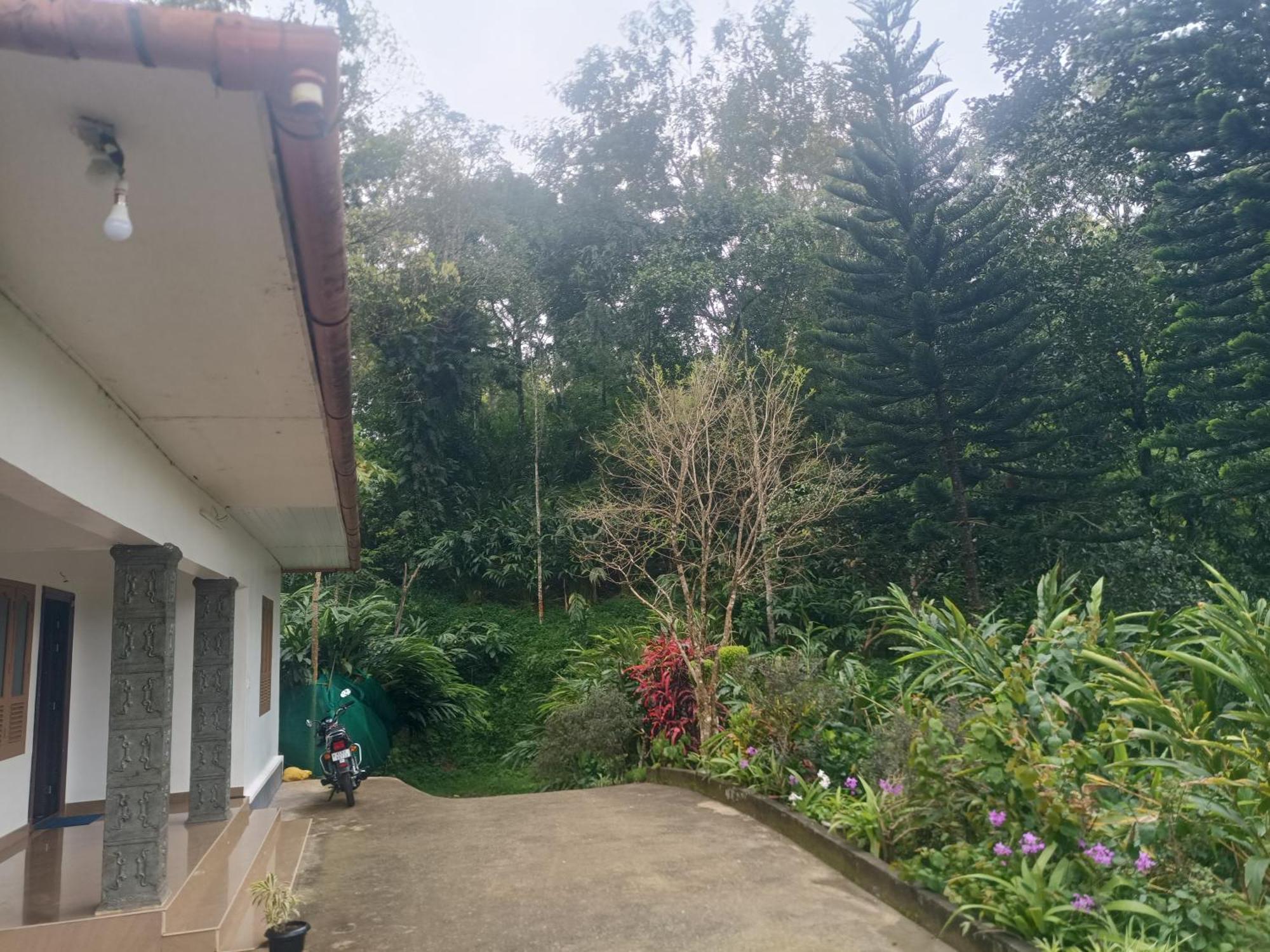 Anivilla Holiday Home Kunjithanny Anachal Екстериор снимка